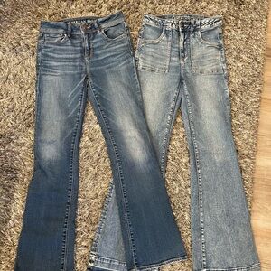 Lot of 2 pairs of American Eagle Outfitters Women's Blue Jeans